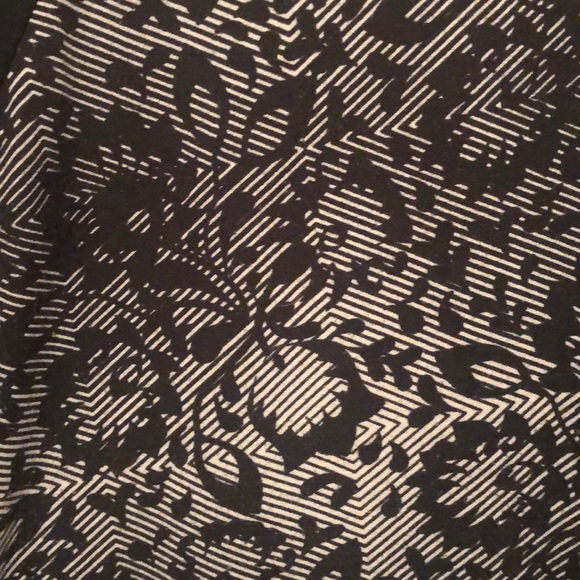 Lula Roe Randy (Raglan) - Picture 4 of 4